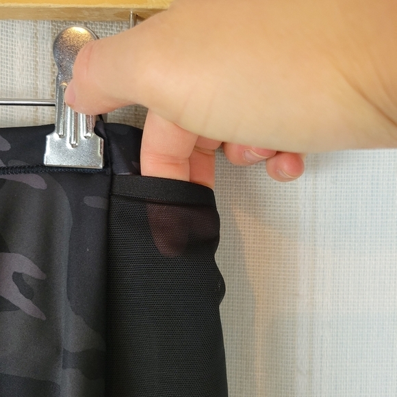 Athleta Match Point Skort Mini Skirt Camo Gray Black Size Small - Picture 8 of 13